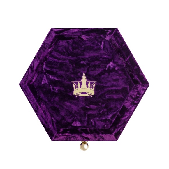 Blood Lust JEFFREE STAR Eyeshadow Palette - Picture 3 of 9